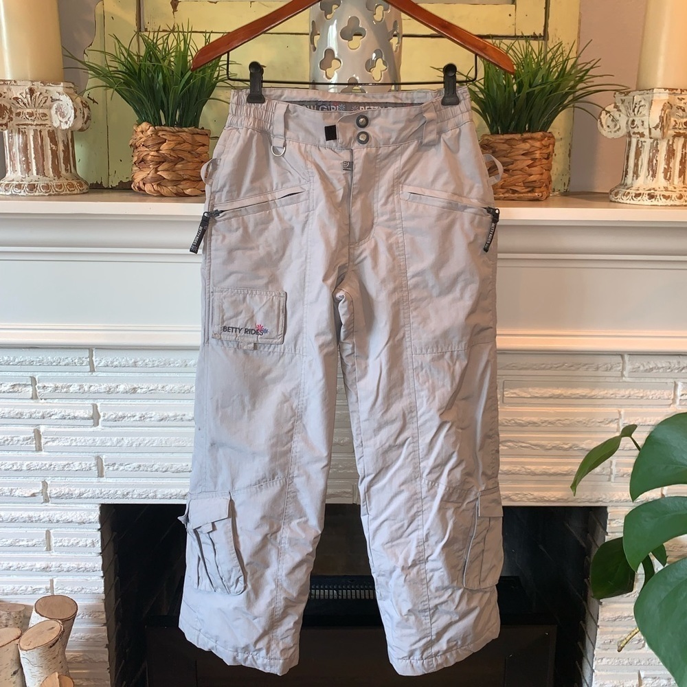 Betty Rides Snow Ski Pants Gray with Pockets Warm Gorpcore Winter Size M
